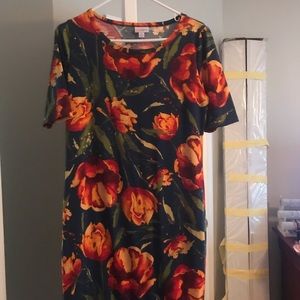 Julia M lularoe